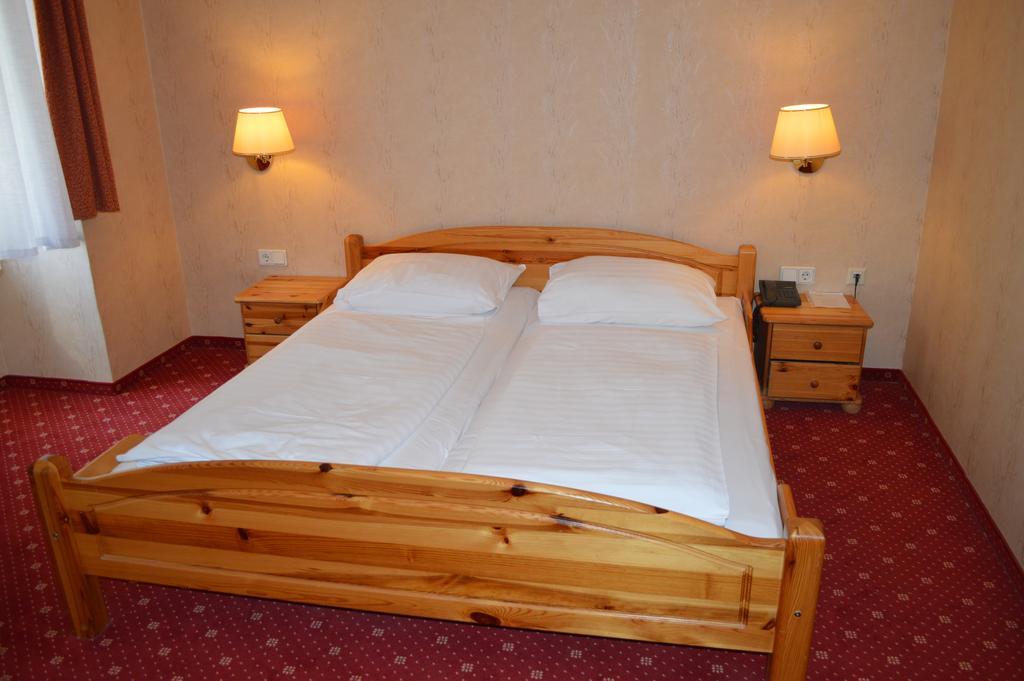 Hotel Pension Walzerstadt Vienna Exterior photo